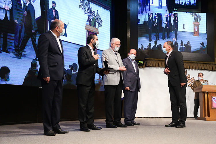 برای هفتمین سال متوالی؛ بانک پاسارگاد تندیس زرین جایزه ملی مدیریت مالی ایران را دریافت کرد