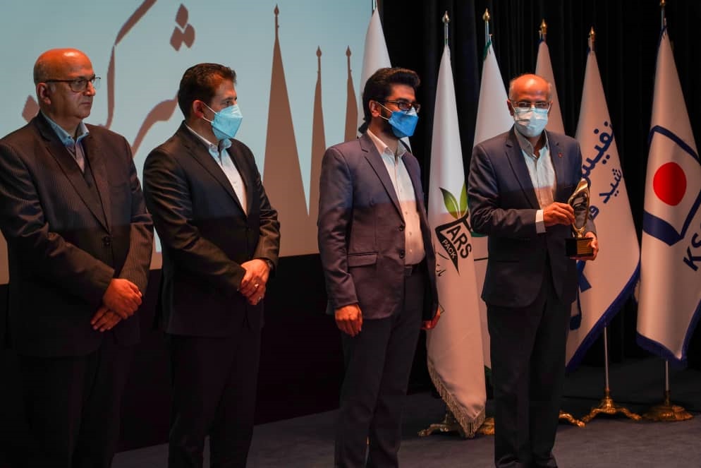 دریافت تندیس زرین و لوح تقدیر توسط ذوب آهن اصفهان